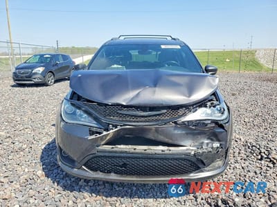 Piąte zdjęcie samochodu w środku: 2019 CHRYSLER PACIFICA TOURING L VIN:2C4RC1BG6KR629155 - miniatura