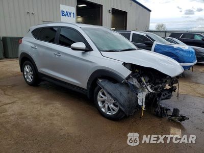 Czwarte zdjęcie samochodu z boku: 2019 HYUNDAI TUCSON VALUE VIN:KM8J3CA48KU866860 - miniatura
