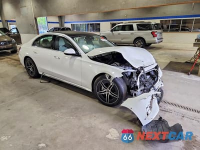 Czwarte zdjęcie samochodu z boku: 2025 MERCEDES-BENZ E 350 4MATIC VIN:W1KLF4HB5SA095179 - miniatura