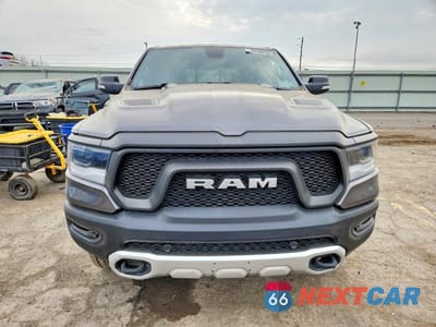 Piąte zdjęcie samochodu w środku: 2020 RAM 1500 REBEL VIN:1C6SRFLM6LN202677 - miniatura