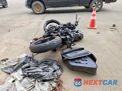 Czwarte zdjęcie samochodu z boku: 2024 KAWASAKI ZX400 P VIN:ML5ZXCP13RDA27781 - miniatura