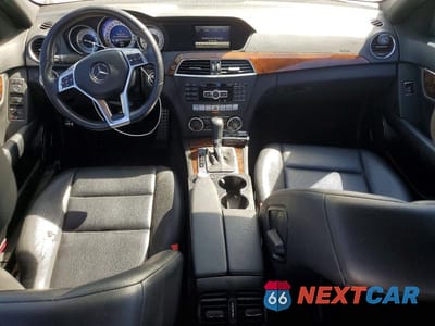 Zdjęcie 8 z 12 samochodu: 2013 MERCEDES-BENZ C 300 4MATIC VIN:WDDGF8AB3DG135939 - miniatura