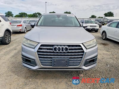 Piąte zdjęcie samochodu w środku: 2017 AUDI Q7 PREMIUM VIN:WA1AAAF70HD003930 - miniatura