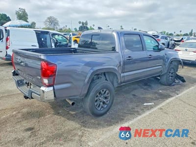 Trzecie zdjęcie samochodu z tyłu: 2020 TOYOTA TACOMA SR5 V6 VIN:3TYAZ5CN5LT000774 - miniatura