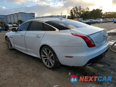 Drugie zdjęcie samochodu z przodu: 2016 JAGUAR XJ VIN:SAJWA1C74G8W01849 - miniatura