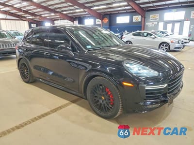 Czwarte zdjęcie samochodu z boku: 2016 PORSCHE CAYENNE GTS VIN:WP1AD2A28GLA80305 - miniatura