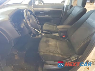 Zdjęcie 7 z 12 samochodu: 2016 MITSUBISHI OUTLANDER SE VIN:JA4AZ3A39GZ006805 - miniatura