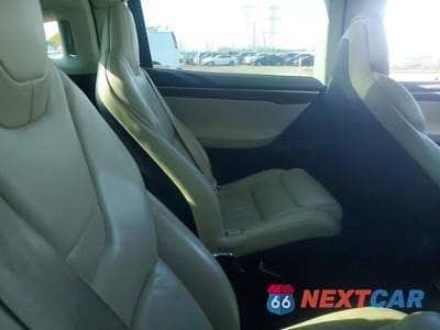 Zdjęcie 11 z 13 samochodu: 2017 TESLA MODEL X VIN:5YJXCBE42HF051834 - miniatura
