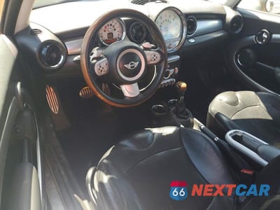 Zdjęcie 8 z 12 samochodu: 2007 MINI COOPER S VIN:WMWMF73547TL90008 - miniatura