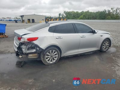Trzecie zdjęcie samochodu z tyłu: 2017 KIA OPTIMA EX VIN:5XXGU4L33HG134673 - miniatura
