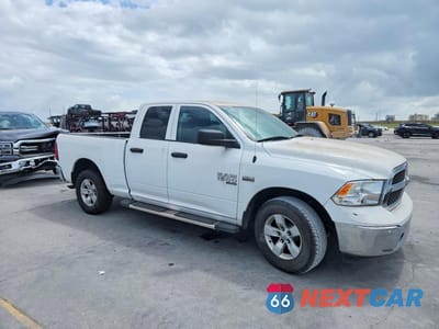 Czwarte zdjęcie samochodu z boku: 2019 RAM 1500 CLASSIC TRADESMAN VIN:1C6RR6FT1KS563042 - miniatura