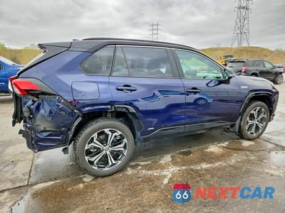 Trzecie zdjęcie samochodu z tyłu: 2024 TOYOTA RAV4 PRIME XSE VIN:JTMEB3FV3RD203071 - miniatura