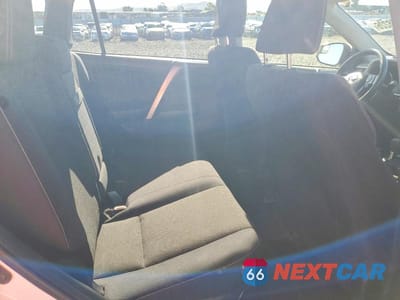 Zdjęcie 11 z 13 samochodu: 2018 TOYOTA RAV4 HYBRID LE VIN:JTMRJREV1JD179222 - miniatura