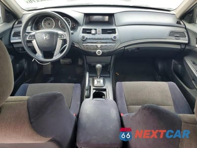 Zdjęcie 8 z 12 samochodu: 2009 HONDA ACCORD LX VIN:1HGCP26399A024098 - miniatura