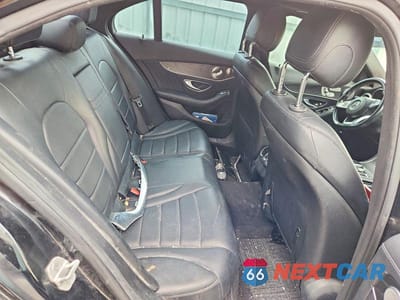 Zdjęcie 10 z 13 samochodu: 2015 MERCEDES-BENZ C 300 4MATIC VIN:55SWF4KB7FU020639 - miniatura