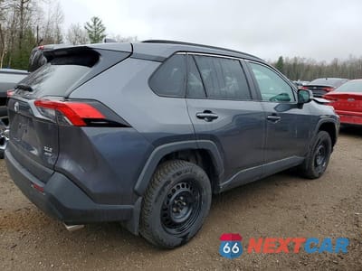 Trzecie zdjęcie samochodu z tyłu: 2023 TOYOTA RAV4 XLE VIN:2T3R1RFVXPC350738 - miniatura