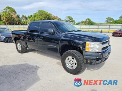 Czwarte zdjęcie samochodu z boku: 2013 CHEVROLET SILVERADO K1500 LTZ VIN:3GCPKTE71DG191266 - miniatura