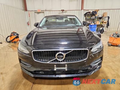 Piąte zdjęcie samochodu w środku: 2018 VOLVO S90 T5 MOMENTUM VIN:LVY982MK6JP023890 - miniatura