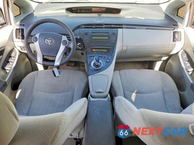 Zdjęcie 8 z 12 samochodu: 2010 TOYOTA PRIUS II VIN:JTDKN3DU9A0198071 - miniatura