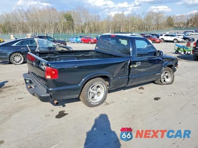 Trzecie zdjęcie samochodu z tyłu: 1999 CHEVROLET S TRUCK S10 VIN:1GCCS14X7XK228127 - miniatura