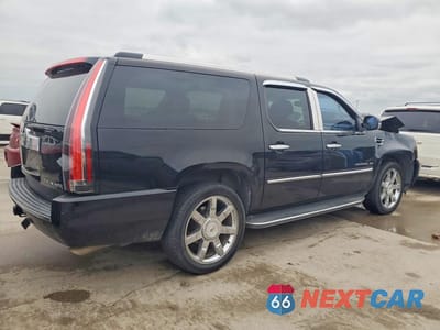 Trzecie zdjęcie samochodu z tyłu: 2011 CADILLAC ESCALADE ESV LUXURY VIN:1GYS3HEF6BR200479 - miniatura