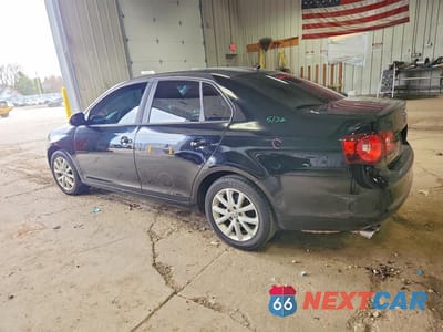 Drugie zdjęcie samochodu z przodu: 2010 VOLKSWAGEN JETTA LIMITED VIN:3VWAX7AJ3AM130849 - miniatura