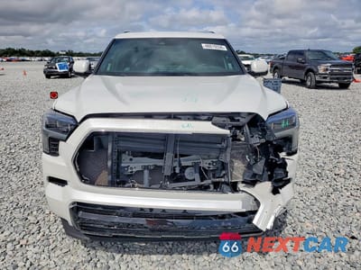 Piąte zdjęcie samochodu w środku: 2023 TOYOTA SEQUOIA PLATINUM VIN:7SVAAABA1PX012579 - miniatura
