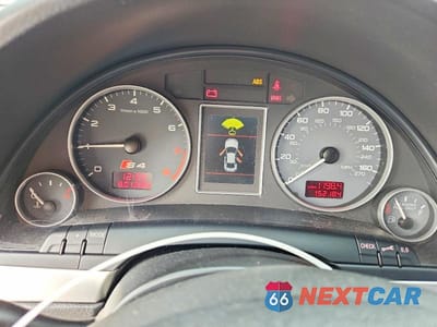 Zdjęcie 8 z 12 samochodu: 2005 AUDI S4 VIN:WAUPL68E25A020371 - miniatura