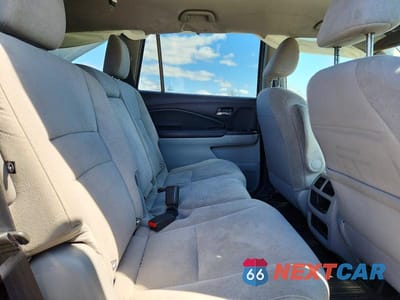 Zdjęcie 11 z 12 samochodu: 2020 HONDA PILOT LX VIN:5FNYF6H11LB015615 - miniatura