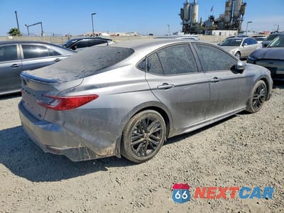 Trzecie zdjęcie samochodu z tyłu: 2025 TOYOTA CAMRY SE VIN:4T1DAACKXSU551299 - miniatura
