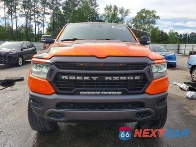 Piąte zdjęcie samochodu w środku: 2022 RAM 1500 LARAMIE VIN:1C6SRFJT2NN167083 - miniatura