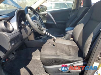Zdjęcie 7 z 13 samochodu: 2018 TOYOTA RAV4 LE VIN:JTMBFREV8JJ730976 - miniatura