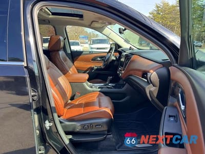 Piąte zdjęcie samochodu w środku: 2019 CHEVROLET TRAVERSE HIGH COUNTRY VIN:1GNEVJKW3KJ264381 - miniatura