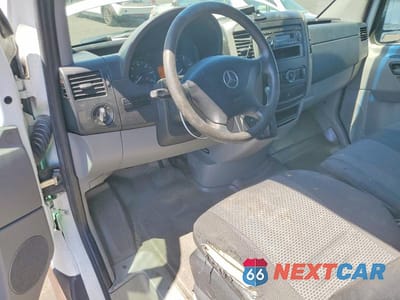 Zdjęcie 8 z 13 samochodu: 2011 MERCEDES-BENZ SPRINTER 2500 VIN:WD3PE7CC3B5595344 - miniatura