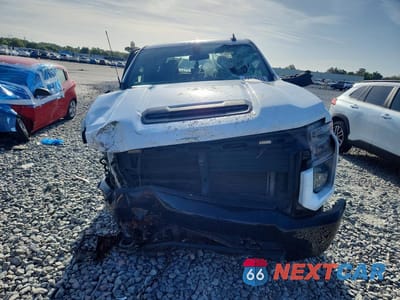 Piąte zdjęcie samochodu w środku: 2022 CHEVROLET SILVERADO K2500 CUSTOM VIN:1GC4YME71NF173666 - miniatura