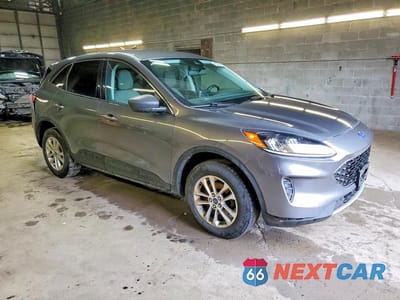 Czwarte zdjęcie samochodu z boku: 2022 FORD ESCAPE SE VIN:1FMCU9G60NUA47489 - miniatura