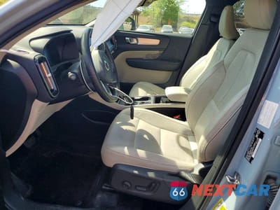 Zdjęcie 7 z 13 samochodu: 2019 VOLVO XC40 T5 MOMENTUM VIN:YV4162XZ1K2006896 - miniatura