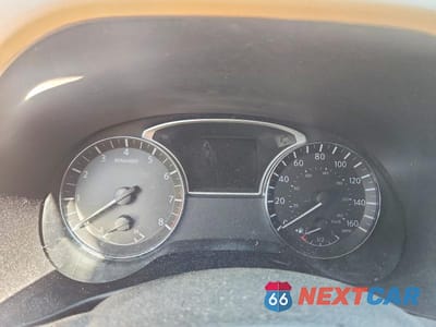 Zdjęcie 9 z 13 samochodu: 2017 NISSAN PATHFINDER SV VIN:5N1DR2MN7HC604319 - miniatura