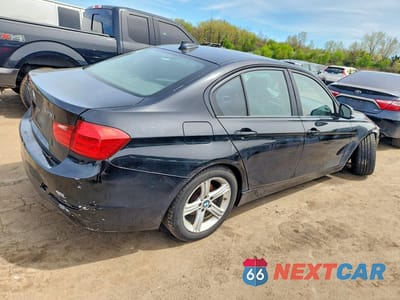 Trzecie zdjęcie samochodu z tyłu: 2013 BMW 328 XI SULEV VIN:WBA3B5G51DNS01367 - miniatura