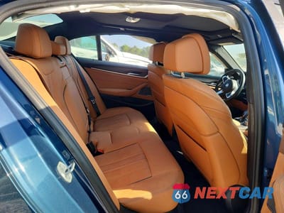 Zdjęcie 10 z 12 samochodu: 2023 BMW M550XI VIN:WBA13BK03PCM30373 - miniatura
