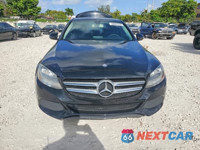 Piąte zdjęcie samochodu w środku: 2017 MERCEDES-BENZ C 300 VIN:55SWF4JB8HU214696 - miniatura