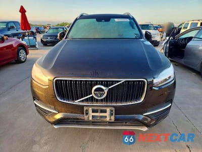 Piąte zdjęcie samochodu w środku: 2017 VOLVO XC90 T6 VIN:YV4A22PK1H1119034 - miniatura