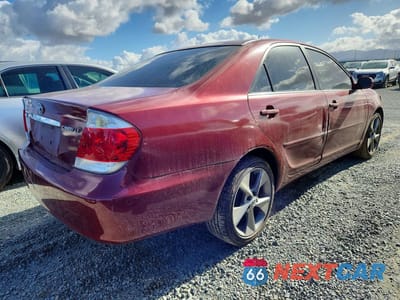 Trzecie zdjęcie samochodu z tyłu: 2005 TOYOTA CAMRY LE VIN:4T1BE32K85U055723 - miniatura