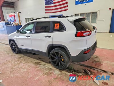 Drugie zdjęcie samochodu z przodu: 2017 JEEP CHEROKEE SPORT VIN:1C4PJLABXHW669205 - miniatura