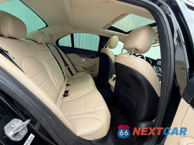 Zdjęcie 6 z 14 samochodu: 2018 MERCEDES-BENZ C 300 VIN:55SWF4JB4JU235776 - miniatura