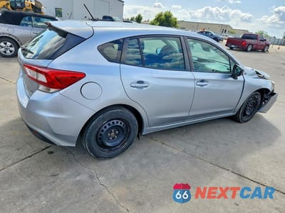Trzecie zdjęcie samochodu z tyłu: 2017 SUBARU IMPREZA W/CONTINUOUS VIN:4S3GTAA65H1729020 - miniatura