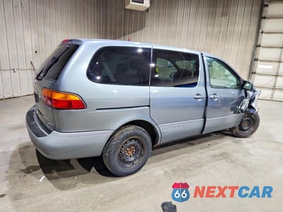 Trzecie zdjęcie samochodu z tyłu: 2000 TOYOTA SIENNA CE VIN:4T3ZF19C2YU202385 - miniatura