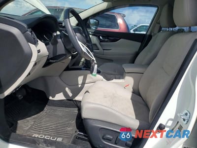 Zdjęcie 7 z 12 samochodu: 2017 NISSAN ROGUE SPORT SV VIN:JN1BJ1CP7HW003137 - miniatura