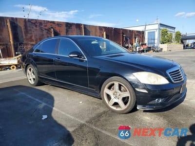 Czwarte zdjęcie samochodu z boku: 2007 MERCEDES-BENZ S 550 VIN:WDDNG71X07A042829 - miniatura