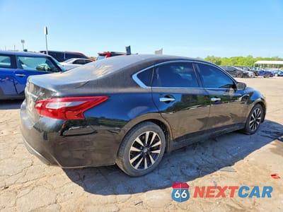 Trzecie zdjęcie samochodu z tyłu: 2018 NISSAN ALTIMA 2.5 SV VIN:1N4AL3APXJC172423 - miniatura